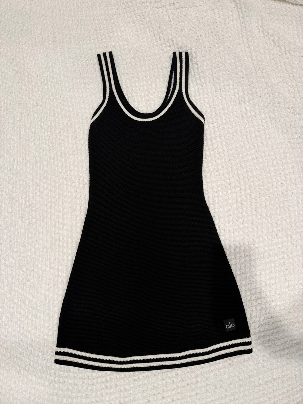 ALO TENNIS CLUB SWEATER KNIT DRESS Γ 1
Black/Ivory / XS